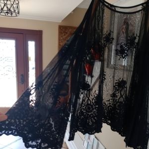 Women's boutique black lace bell sleeve top size Large